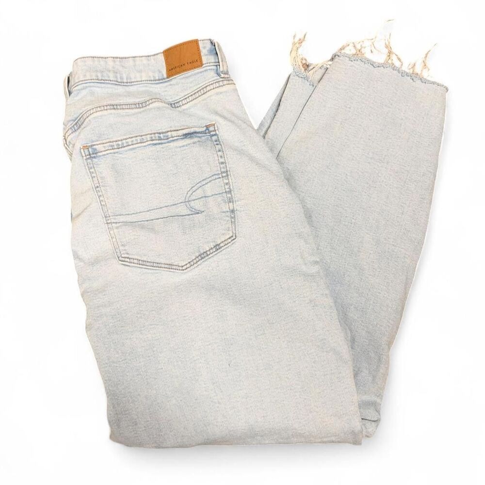 American Eagle Mom Jeans Light Wash Raw Hem Size 18 Regular